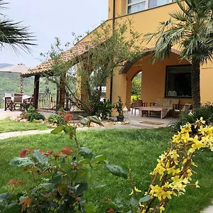 lacacia-bb.hotelitalianriviera.com/