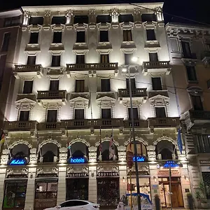 Mokinba King 4*, Milaan Italië